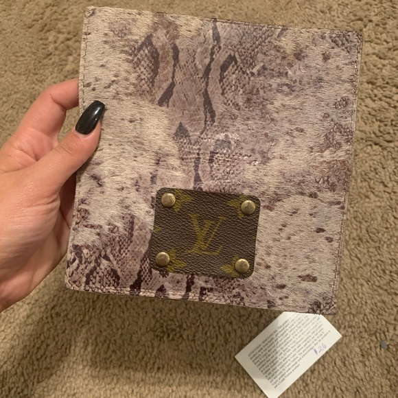 Lv Cowhide Wallet Outlet -  1696451835